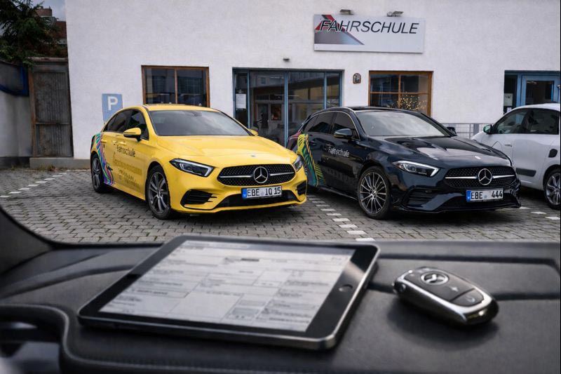 Team Fahrlehrer, modern, professionell